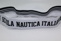 i nostri boxer uomo in cotone non solo offrono la massima qualità e comfort, ma rappresentano anche un modo per esprimere il tuo stile personale. Scegli tra le nostre opzioni di boxer uomo bianco o personalizzati e scopri l'importanza di un buon abbigliamento intimo uomo nel tuo guardaroba. Non aspettare oltre: il comfort e lo stile ti stanno aspettando!