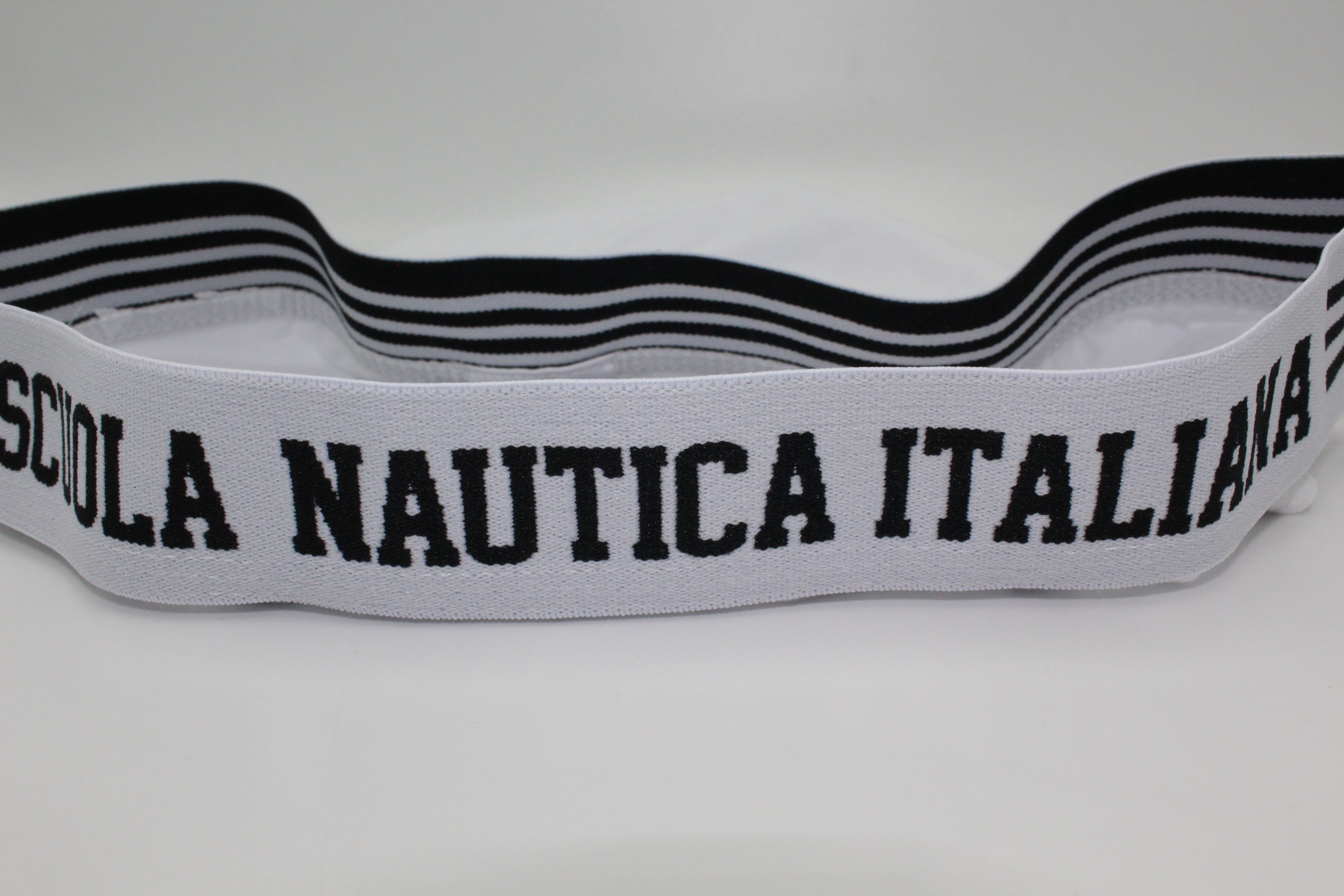 Originalità con un Tocco Personalizzato
Per chi desidera distinguersi, la possibilità di avere boxer personalizzati con un logo offre un tocco di originalità. Questo non solo rende il tuo abbigliamento unico, ma può anche essere una soluzione eccellente per regali. Regalare boxer personalizzati è un'idea perfetta per ogni occasione, dal Natale al Capodanno, fino a San Valentino.