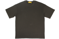 Vestibilità Comoda e Design Moderno
La vestibilità comoda è uno dei punti forti delle T-shirt Uomo. Grazie al loro design moderno e alla cura nei dettagli, queste magliette si adattano perfettamente al corpo, offrendo libertà di movimento senza rinunciare allo stile. Che tu stia cercando una maglietta casual per il tempo libero o un abbigliamento da uomo più raffinato, la T-shirt in cotone è l’accessorio basico che fa al caso tuo.