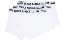 Alta Qualità e Comfort Stile

Scegliere il giusto abbigliamento intimo uomo significa puntare su qualità e comfort. I nostri boxer, di alta qualità, sono dotati di un elastico in vita che non scivola, offrendo una sensazione di sicurezza. La struttura in tessuto bielastico consente una vestibilità comoda, mantenendo la forma nel tempo e garantendo un fit che non stringe.