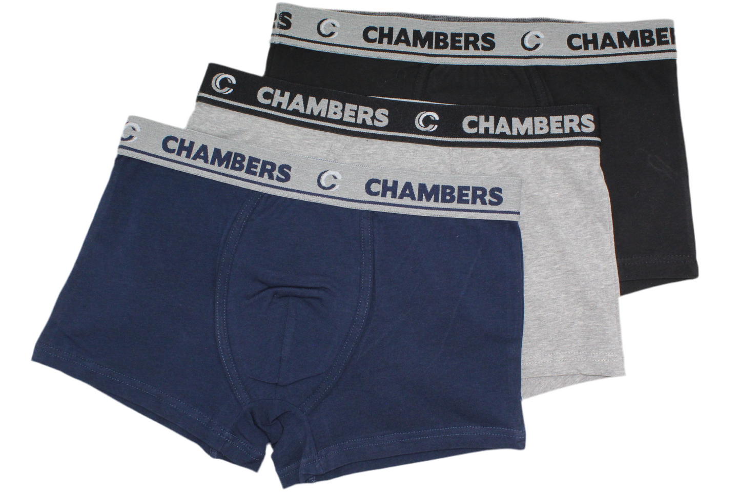 Progettati per offrire un comfort naturale, i nostri boxer non costringono grazie al mordido orlo ripiegato e alla sgambatura rifinita. Il cavallo doppiato fornisce una maggiore tenuta e sostegno, ideale anche per le attività sportive. Inoltre, il contenitore sul fronte anatomico migliora ulteriormente la vestibilità, rendendoli perfetti per l'uso quotidiano e per diversi stili di vita.