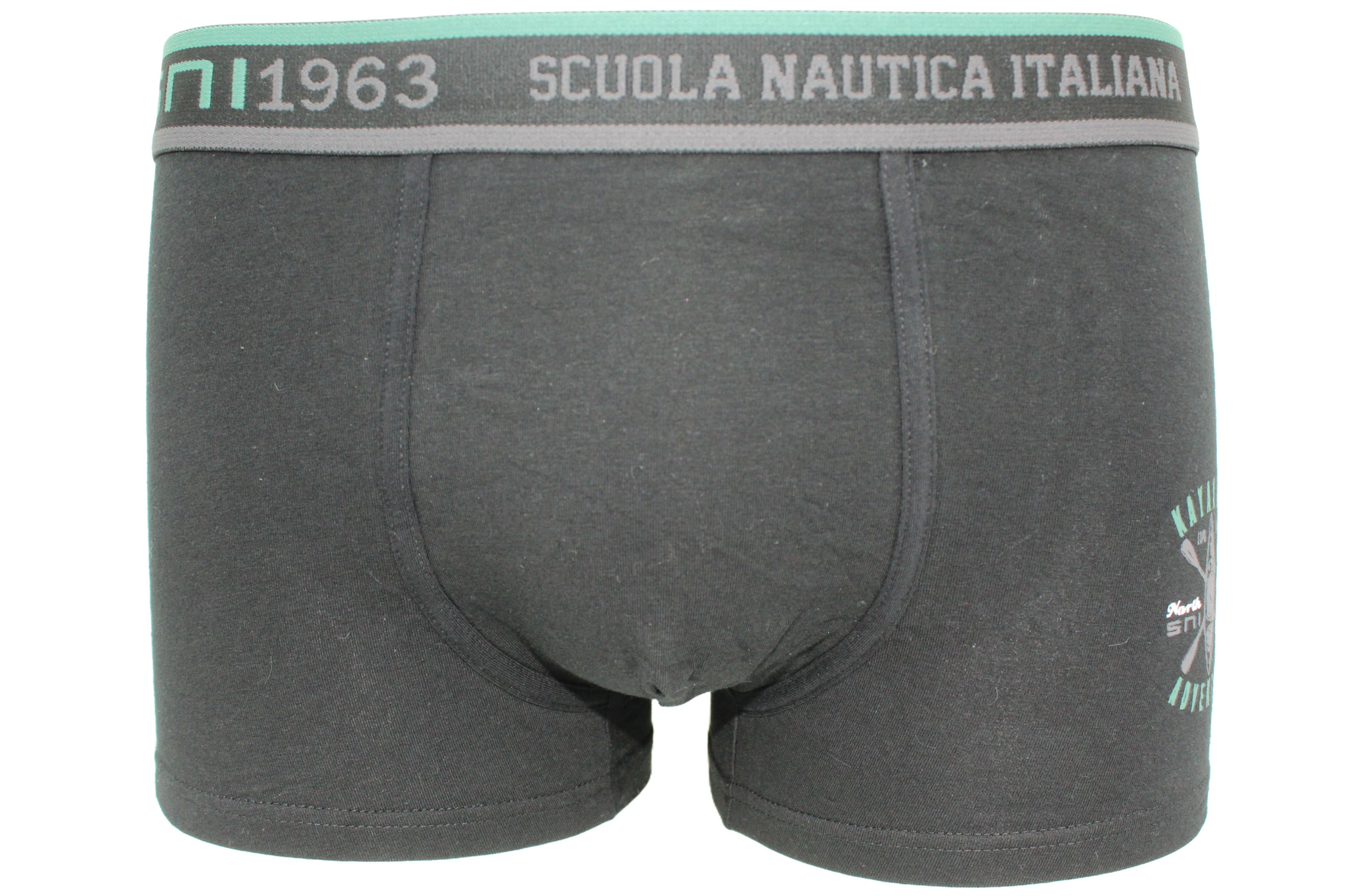 Stile Nautico e Comfort Assoluto Scopri i boxer da uomo perfetti per l'estate! La collezione esclusiva Scuola Nautica Italiana offre 6 boxer uomo in 100% cotone puro, ideali per chi cerca comfort e stile. Con i tre colori iconici – nero, grigio e blu – questi Boxer uomo fantasia in pure cotone uniscono design ricercato e funzionalità sportiva. Caratteristiche premium:⛵ Logo esclusivo in vita: Elasticizzato con il marchio "Scuola Nautica Italiana"e un’elegante barca a vela cartoon🎨 Design estivo: Motivi mar