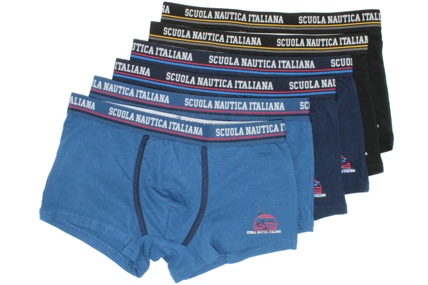 Se sei alla ricerca di comfort senza pari e uno stile raffinato, allora i boxer uomo in cotone di Scuola Nautica Italiana sono la scelta perfetta per te. Queste mutande uomo sono considerate tra le migliori nel settore dell'intimo maschile, grazie alla loro alta qua e al design sofisticato.

Realizzate in cotone elasticizzato, queste mutande offrono un comfort e una vestibilità eccezionali. Il cotone elasticizzato assicura un'ottima elasticità, garantendo che le mutande si adattino perfettamente 