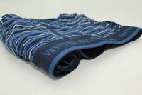 Caratteristiche distintive:
Logo esclusivo: Vita elasticizzata con il badge ricamato "Scuola Nautica Italiana"
Design iconico: Boxer uomo fantasia in pure cotone con eleganti strisce marine (blu intenso, grigio classico, nero assoluto)
Confezione regalo: Set da 6 pezzi - il miglior regalo per l'estate
Comfort superiore: Tessuto elastico ultra-traspirante con cintura morbida e anti-pressione