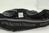 Caratteristiche distintive:
Logo esclusivo: Vita elasticizzata con il badge ricamato "Scuola Nautica Italiana"
Design iconico: Boxer uomo fantasia in pure cotone con eleganti strisce marine (blu intenso, grigio classico, nero assoluto)
Confezione regalo: Set da 6 pezzi - il miglior regalo per l'estate
Comfort superiore: Tessuto elastico ultra-traspirante con cintura morbida e anti-pressione