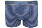 Regalo Estivo Perfetto con Stile Marinaresco! Scopri la collezione esclusiva di boxer da uomo Scuola Nautica Italiana: 6 boxer uomo in 100% cotone nella nuova fantasia a strisce nei toni nero, grigio e blu. Un mix perfetto tra design ricercato e comfort tecnicoper un Intimo Uomo che unisce moda e funzionalità.

Caratteristiche iconiche:  Logo di prestigio: Vita elasticizzata con il distintivo "Scuola Nautica Italiana"ricamato,  Fantasia estiva: Boxer uomo fantasia in pure cotone con strisce marine