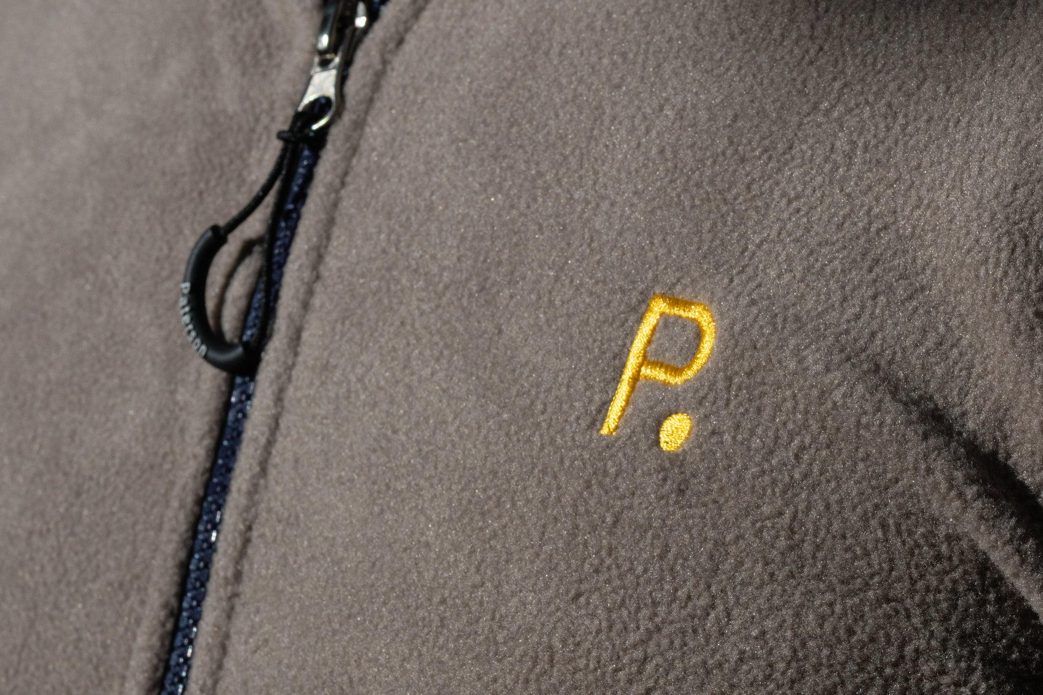 Maglia con zip da uomo in tessuto pile - PATM12