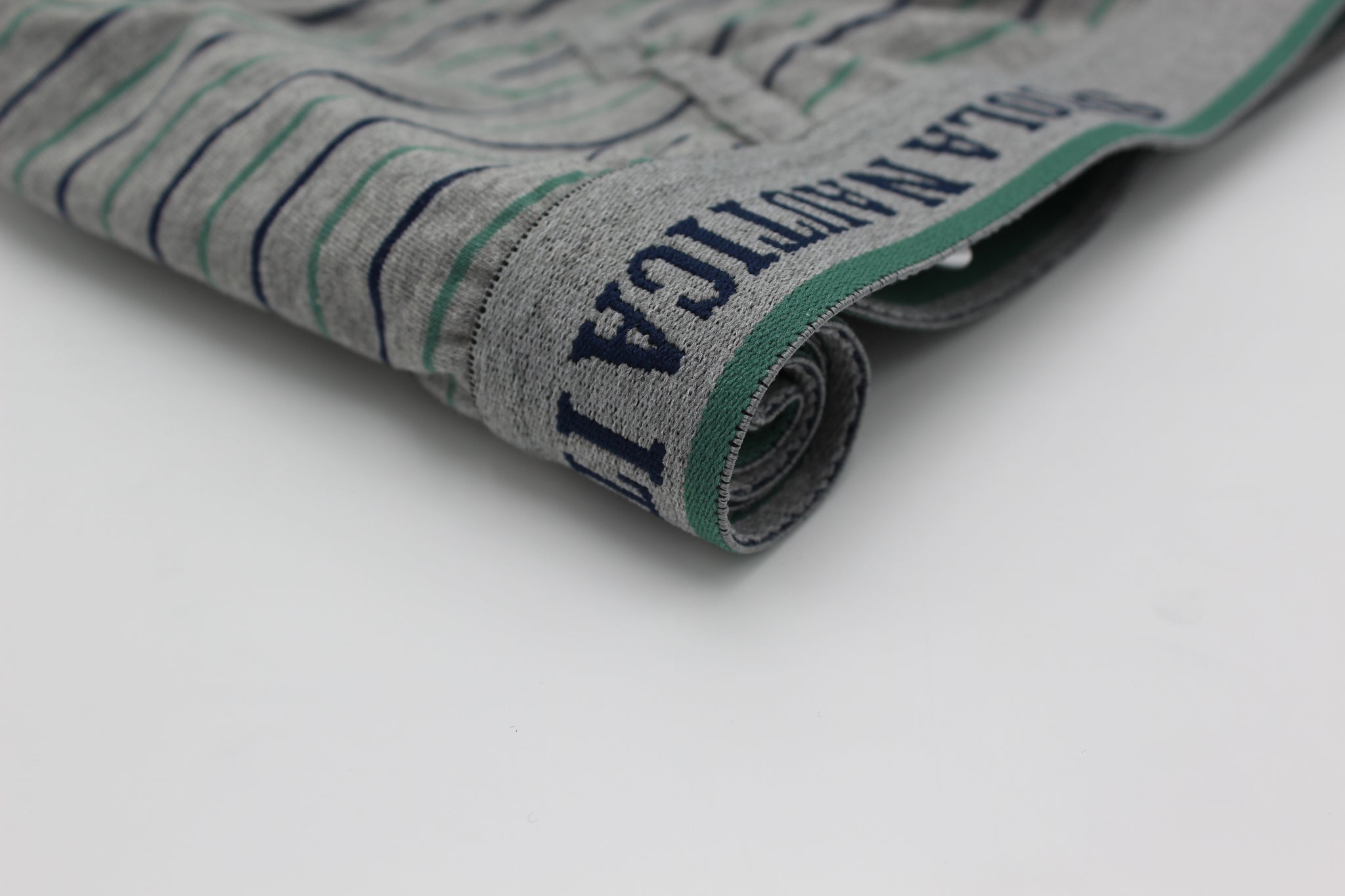 l loro design sofisticato e alla loro alta qualità, queste mutande uomo sono perfette per chi cerca un intimo uomo moda che non sacrifichi il comfort. Con la loro soffice e traspirante composizione, queste mutande uomo cotone elasticizzato sono ideali per l'uso quotidiano.