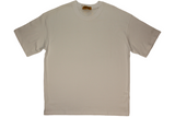 T-Shirt cotone oversize Paterson 280gr. Bianco Materiale Super Morbido e Durevole

Realizzate in cotone di alta qualità, le T-shirt Uomo offrono una sensazione di super morbidezza sulla pelle. Questo materiale non solo garantisce comfort, ma è anche durevole nel tempo, mantenendo la sua forma e il suo colore. Lo spessore ottimale del tessuto assicura infatti che la maglietta resista all’usura quotidiana, rendendola perfetta per un uso prolungato.